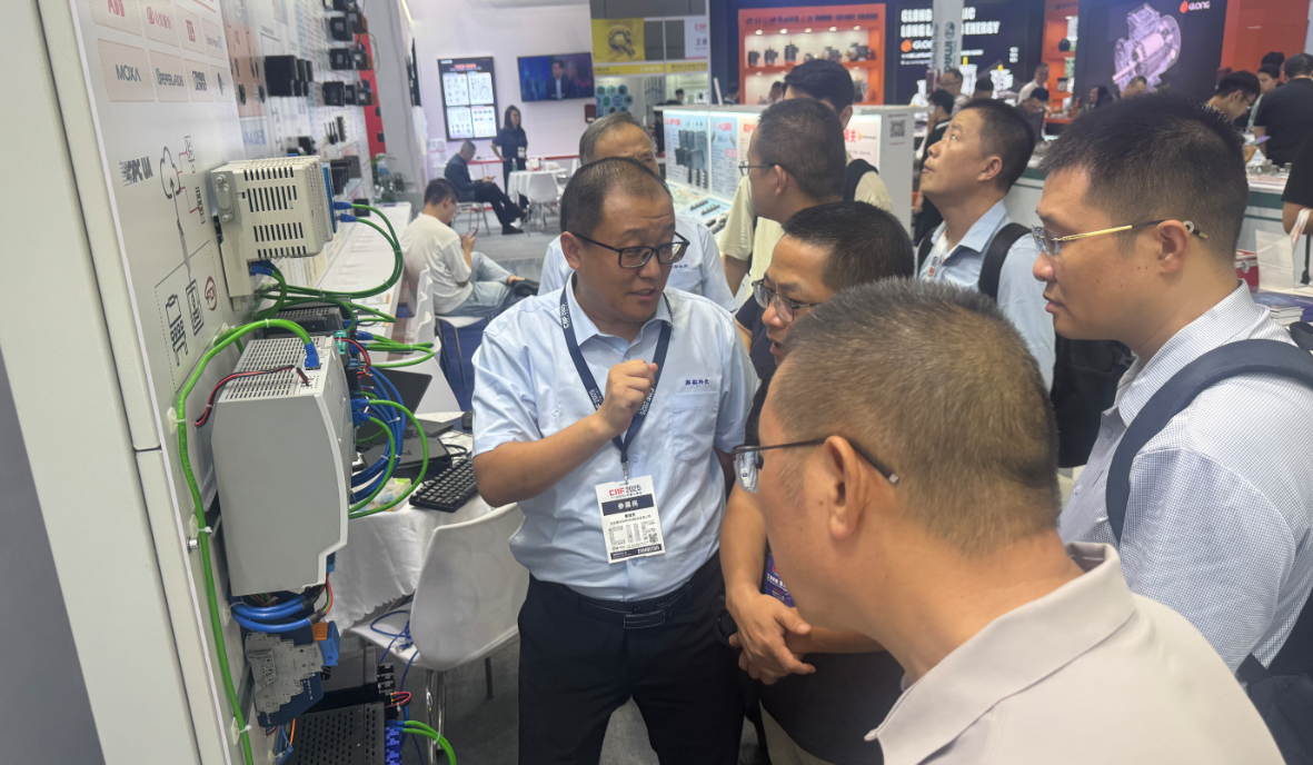 上海工博会第一天 | 彩神ll购彩大厅-彩神购彩购彩大厅-welcome彩神彩神-彩神8争霸登录入口-网信welcome彩票彩神-彩神welcome购彩中心-彩神8购彩-彩神争8谁与争锋appAPL技术展品吸引大批观众交流